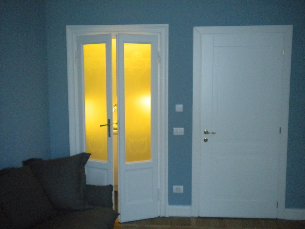 Zebra Rosso Apartment Milan Bilik gambar