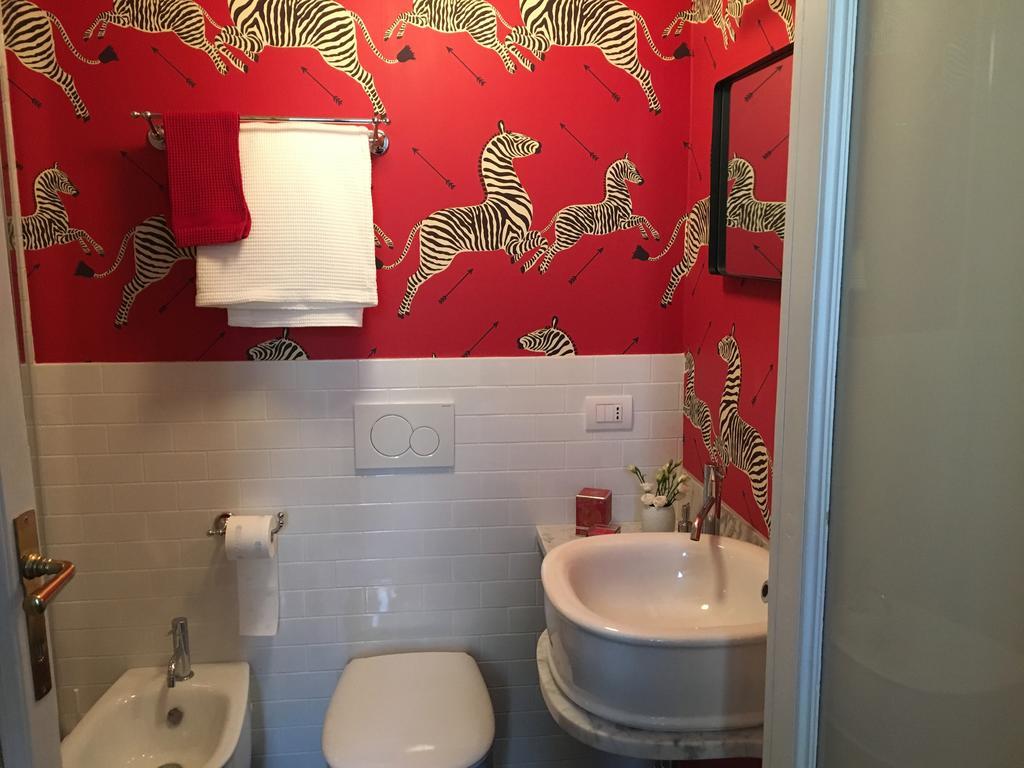 Zebra Rosso Apartment Milan Bilik gambar